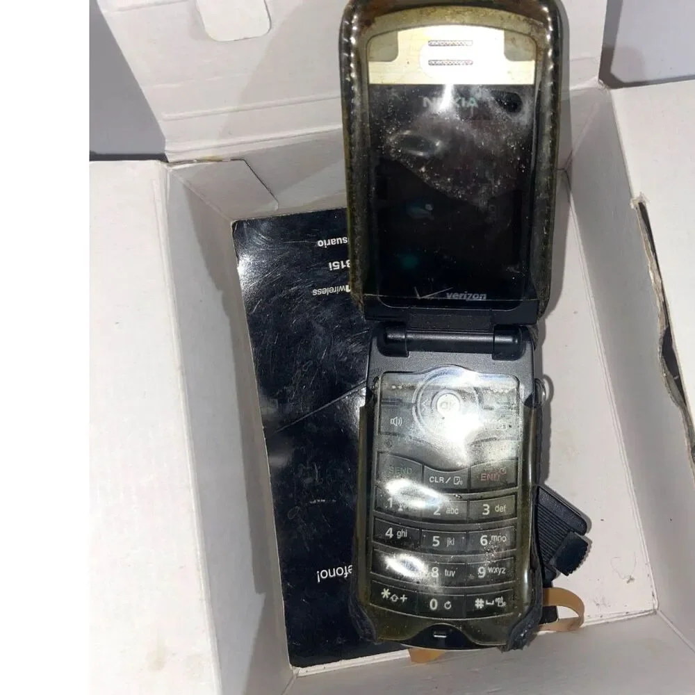 Vintage Nokia vcast 6315i manual, box and leather case!